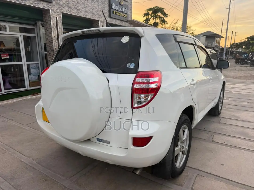 Toyota RAV4 2008 White