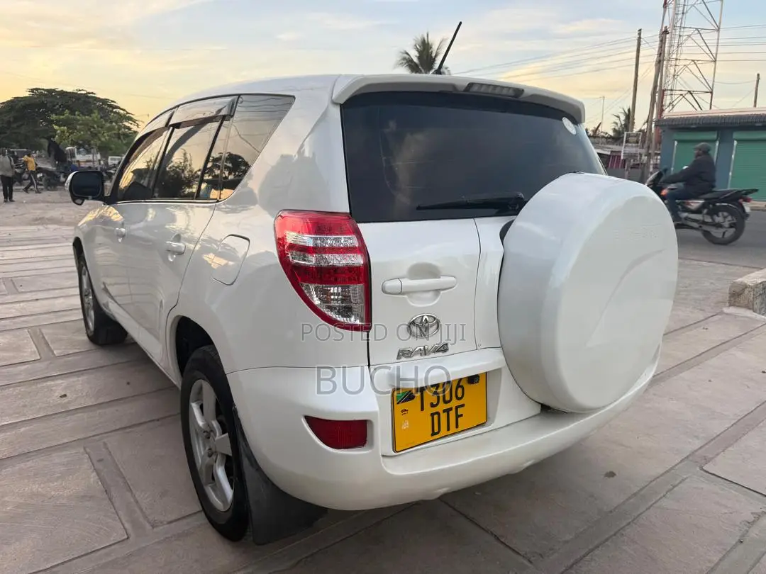 Toyota RAV4 2008 White