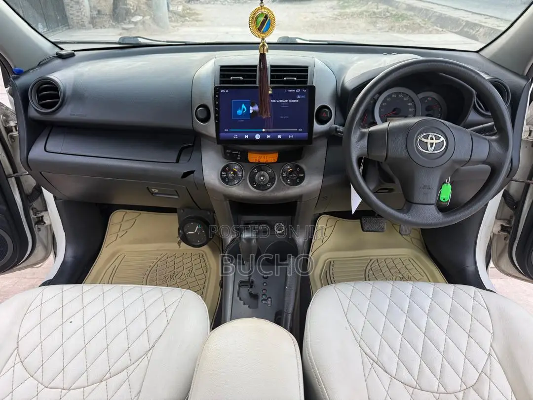 Toyota RAV4 2008 White