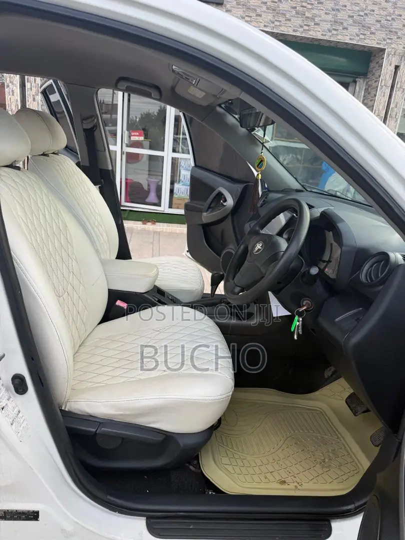 Toyota RAV4 2008 White