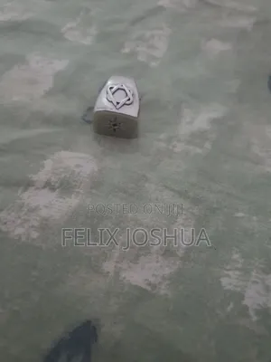 Nauza Pete Ya Silver Gram Zaidi Ya Ishirini