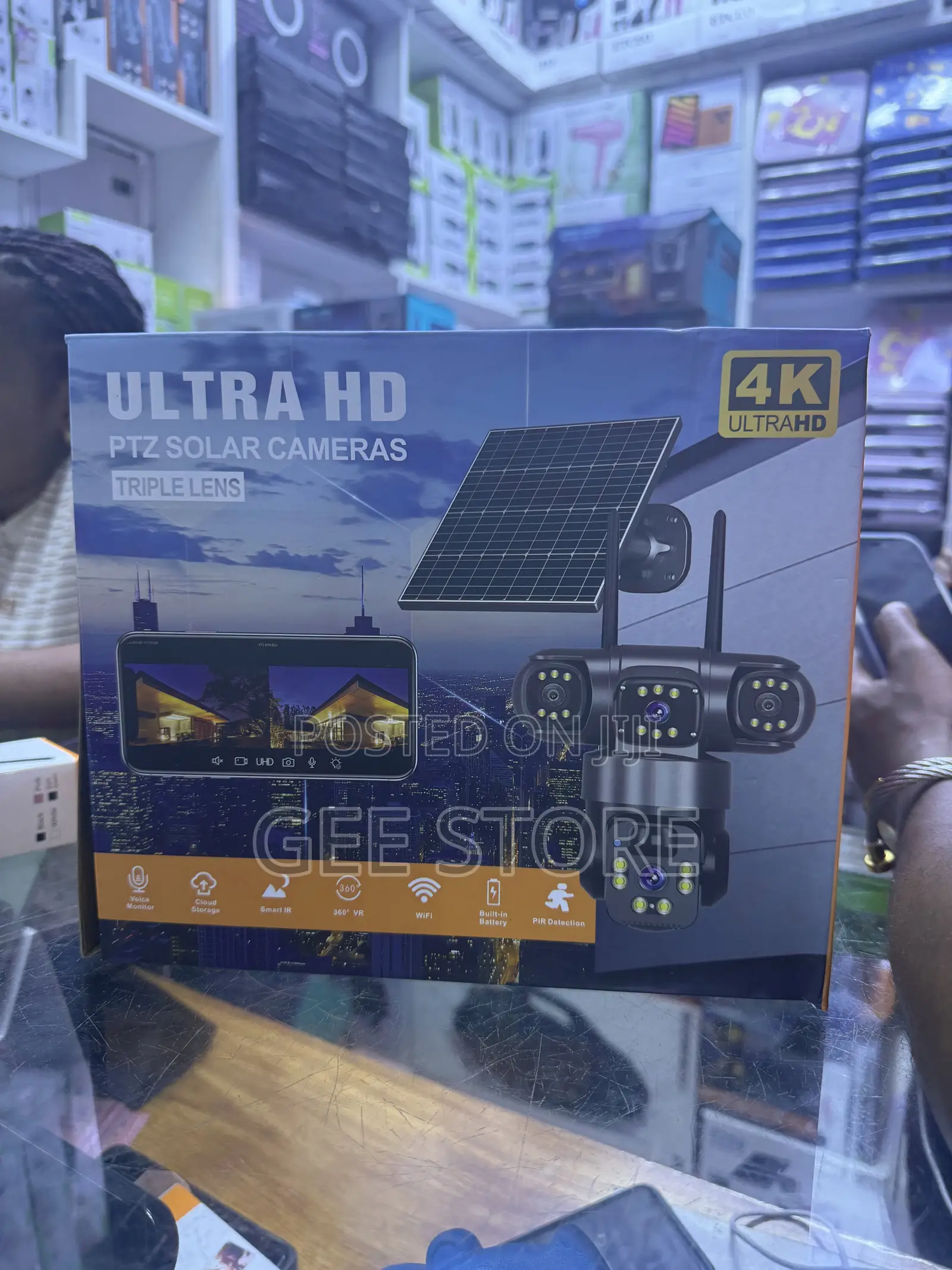 Ultra HD PTZ Solar Camera With a Triple-Lens Design and Solar Pane