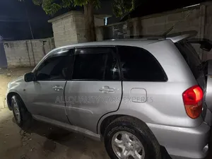 Toyota RAV4 2001