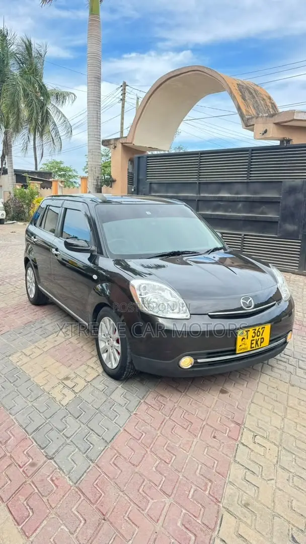 Mazda Verisa 2009 Maroon