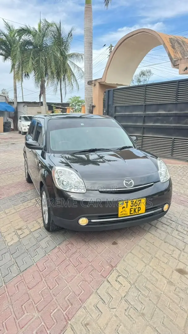 Mazda Verisa 2009 Maroon