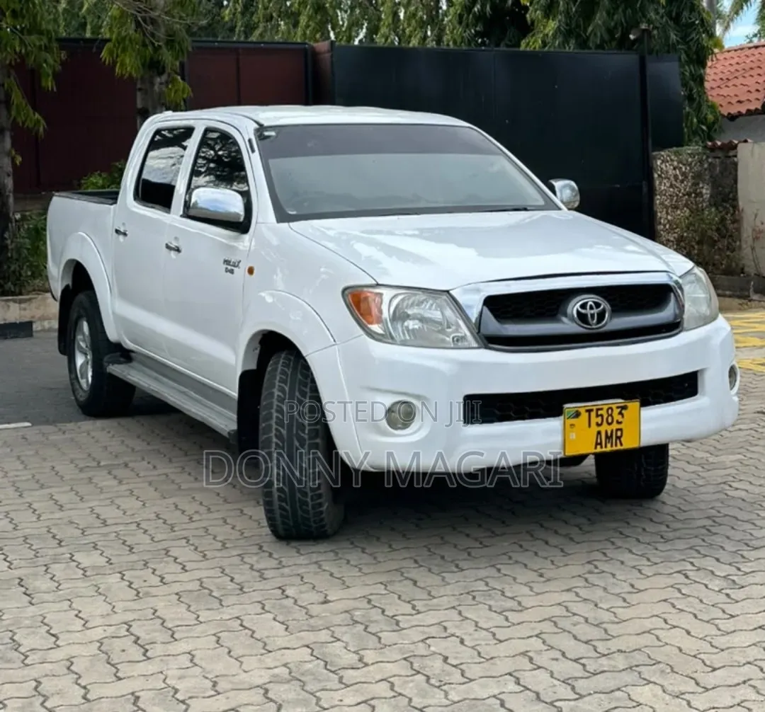 Toyota Hilux 2.5 Cab 2005 White
