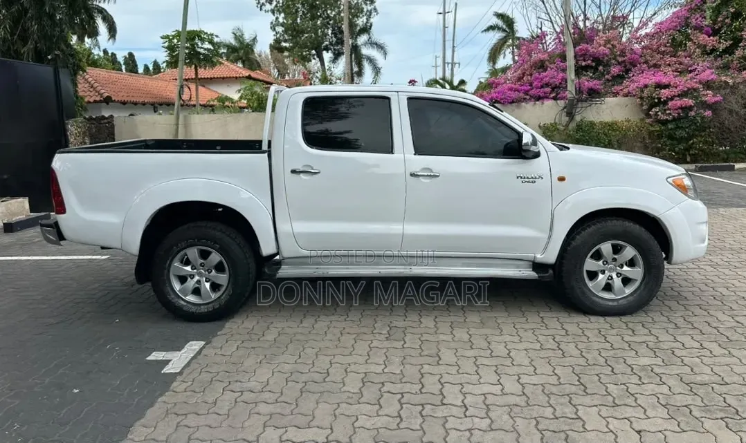 Toyota Hilux 2.5 Cab 2005 White