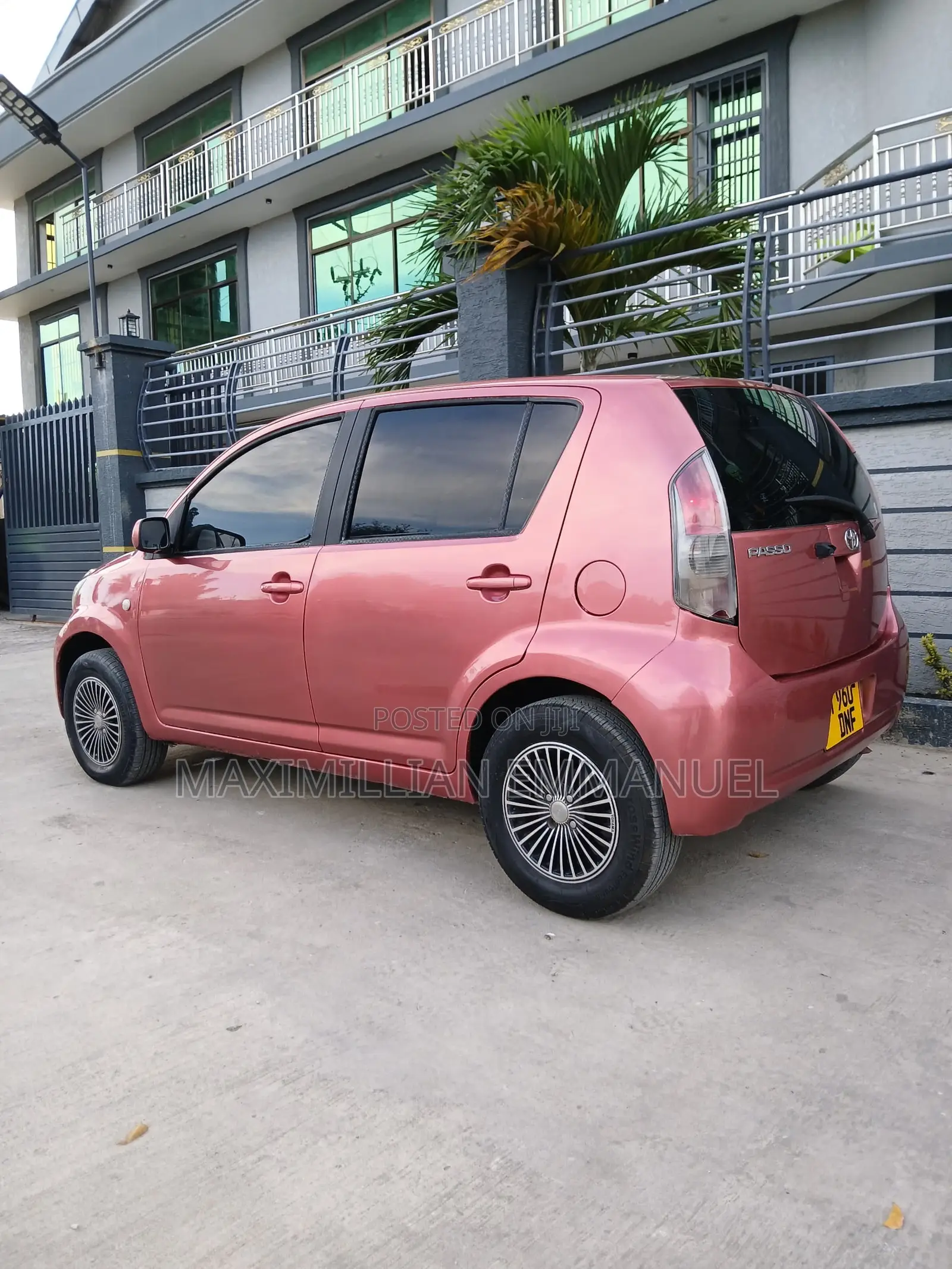 Toyota Passo 2005 Pink