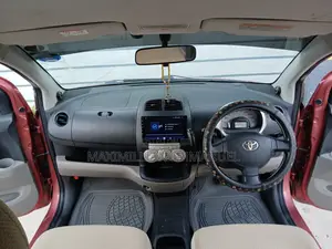 Toyota Passo 2005 Pink