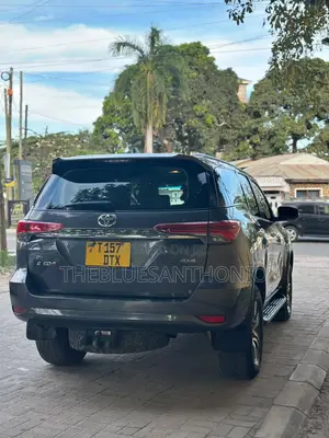 Toyota Fortuner 2018 Black