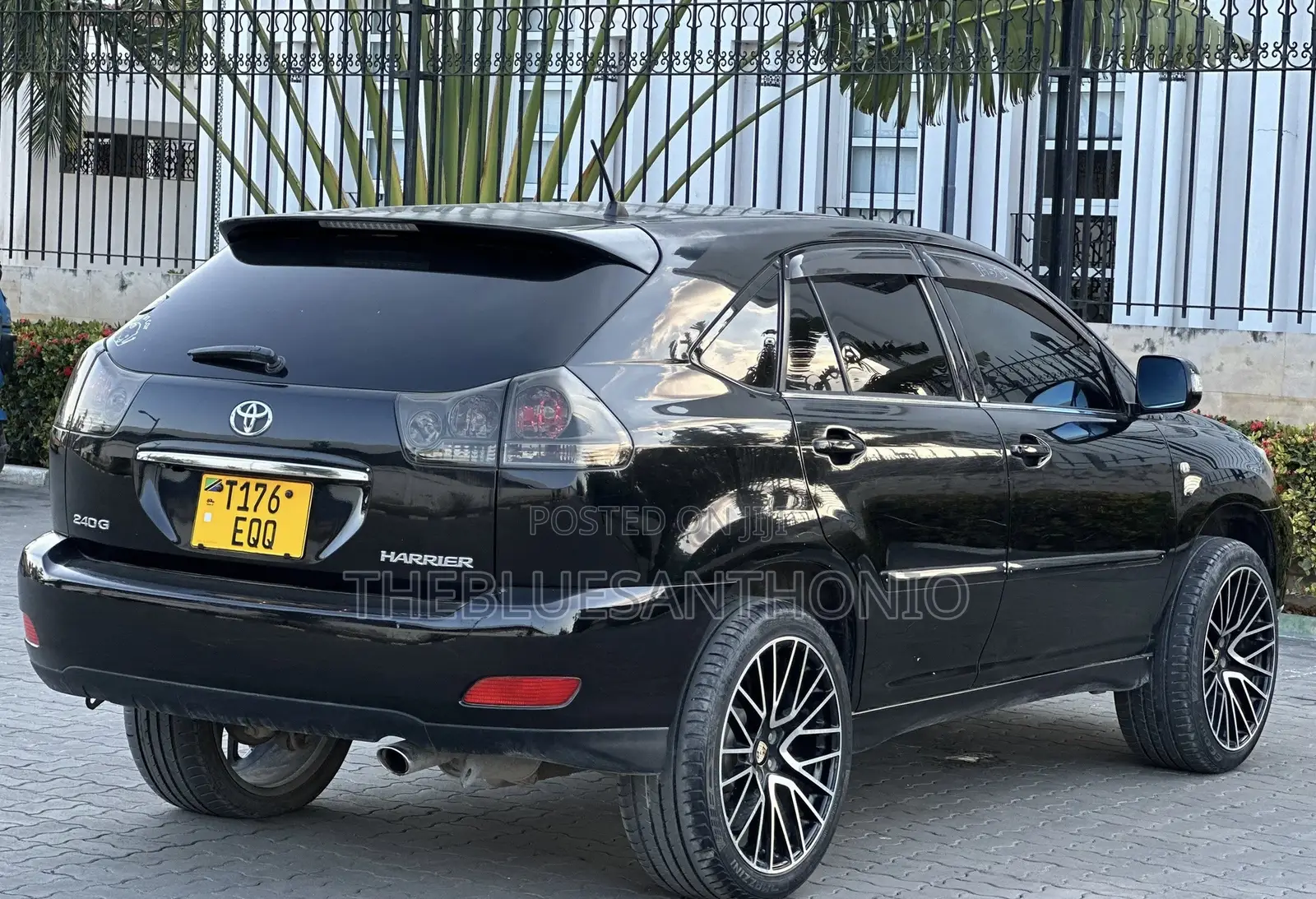Toyota Harrier 2005 Black