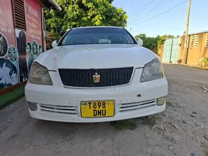 Toyota Crown Royale 2005 White