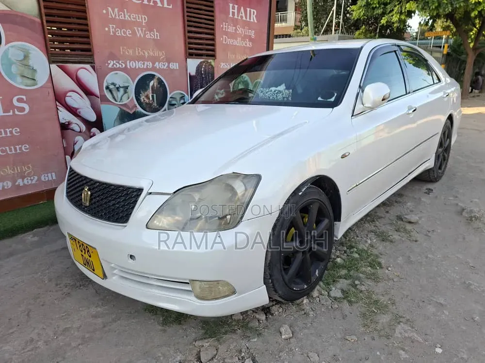 Toyota Crown Royale 2005 White