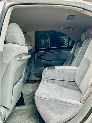 Toyota Crown Royale 2005 Silver