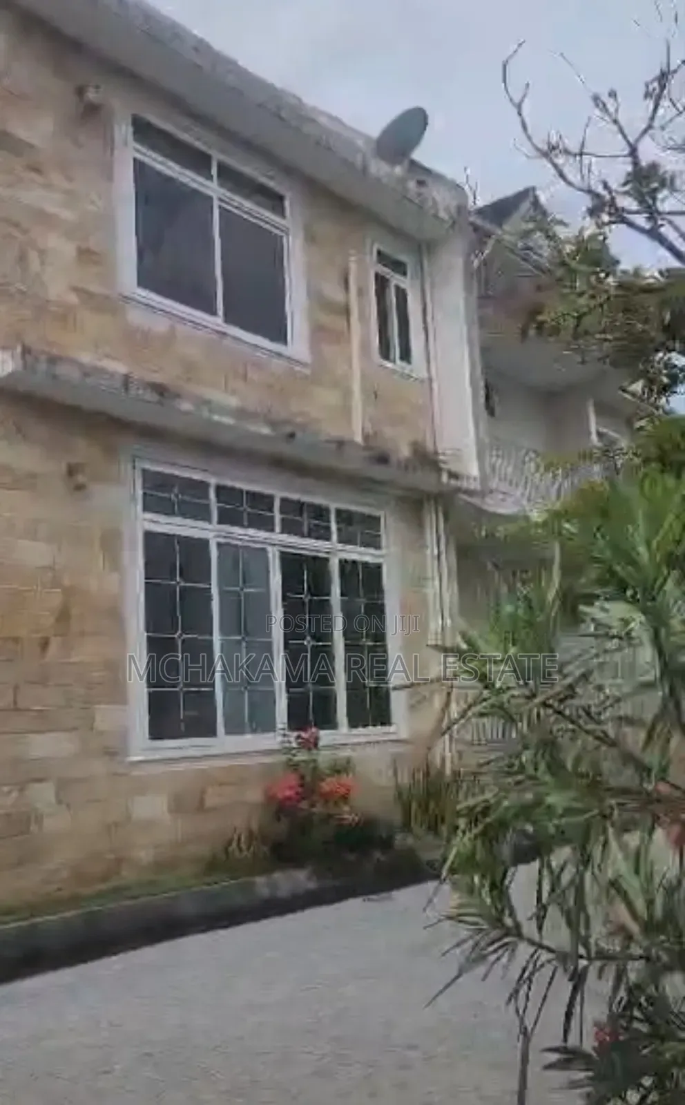 6bdrm Block of Flats in Mchakama Real Estate, Kibada for sale