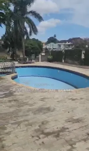 6bdrm Block of Flats in Mchakama Real Estate, Kibada for sale