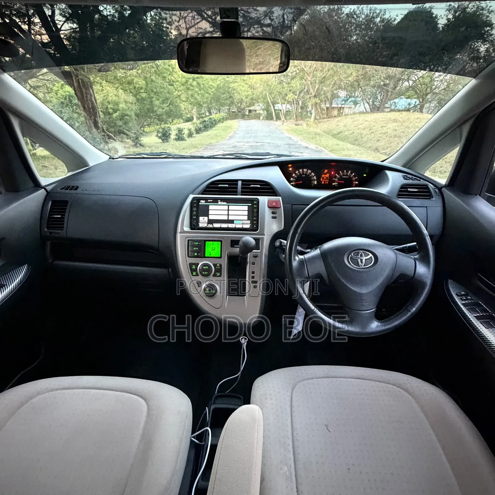 Toyota Ractis 2009 Silver
