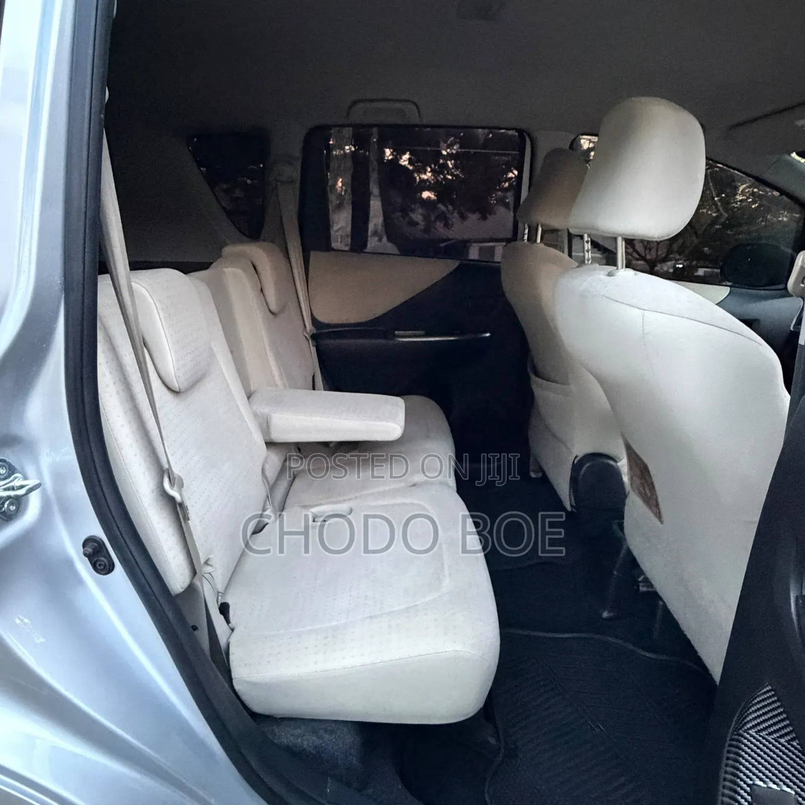 Toyota Ractis 2009 Silver