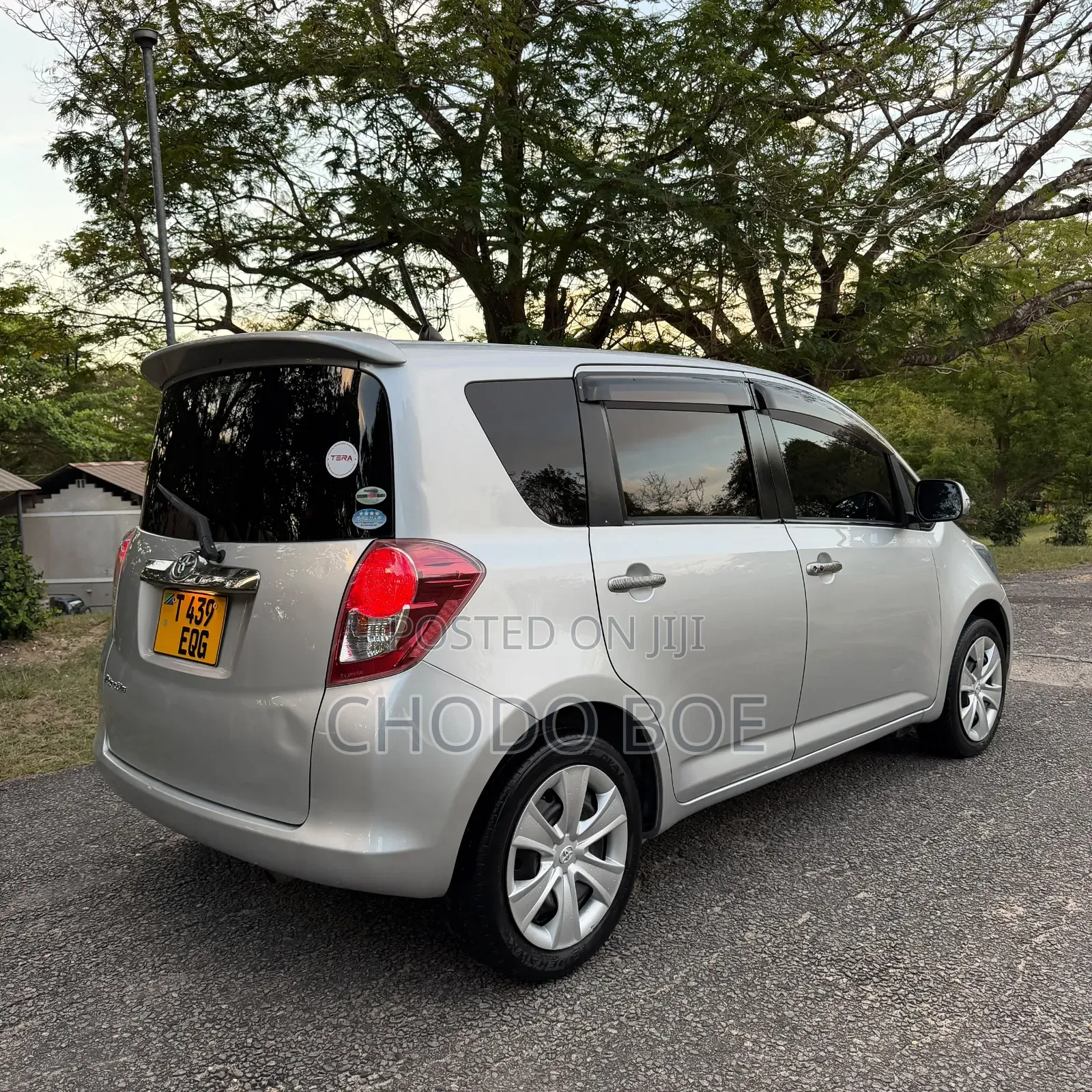 Toyota Ractis 2009 Silver