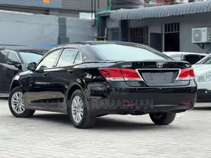 Toyota Crown 2014 Black