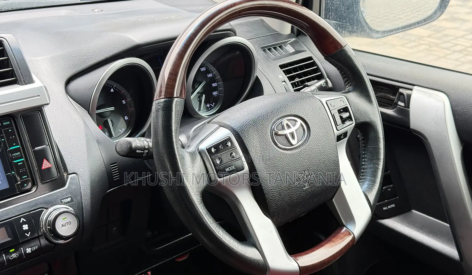 Toyota Land Cruiser Prado 2016 Green