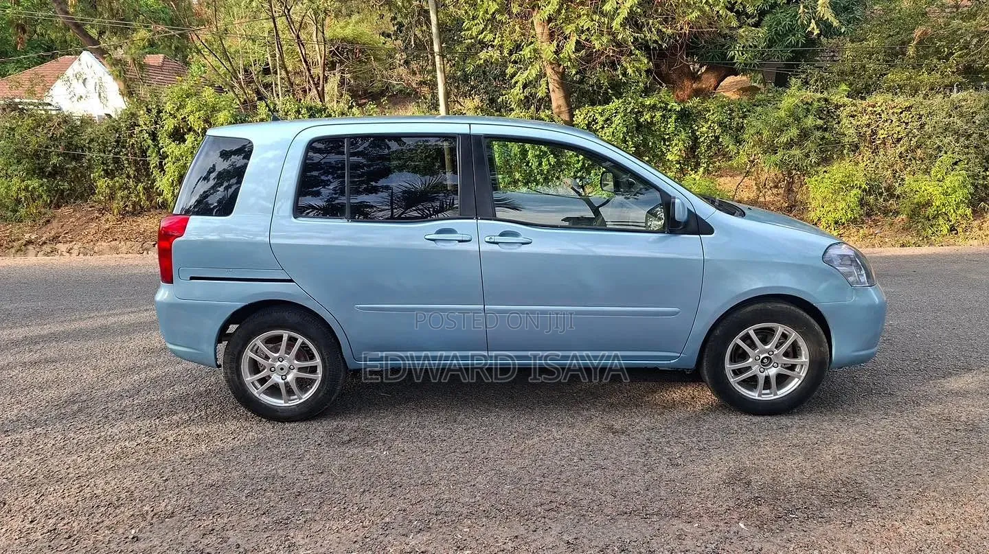 Toyota Raum 2004 Blue