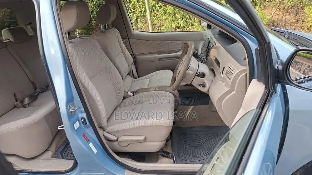 Toyota Raum 2004 Blue