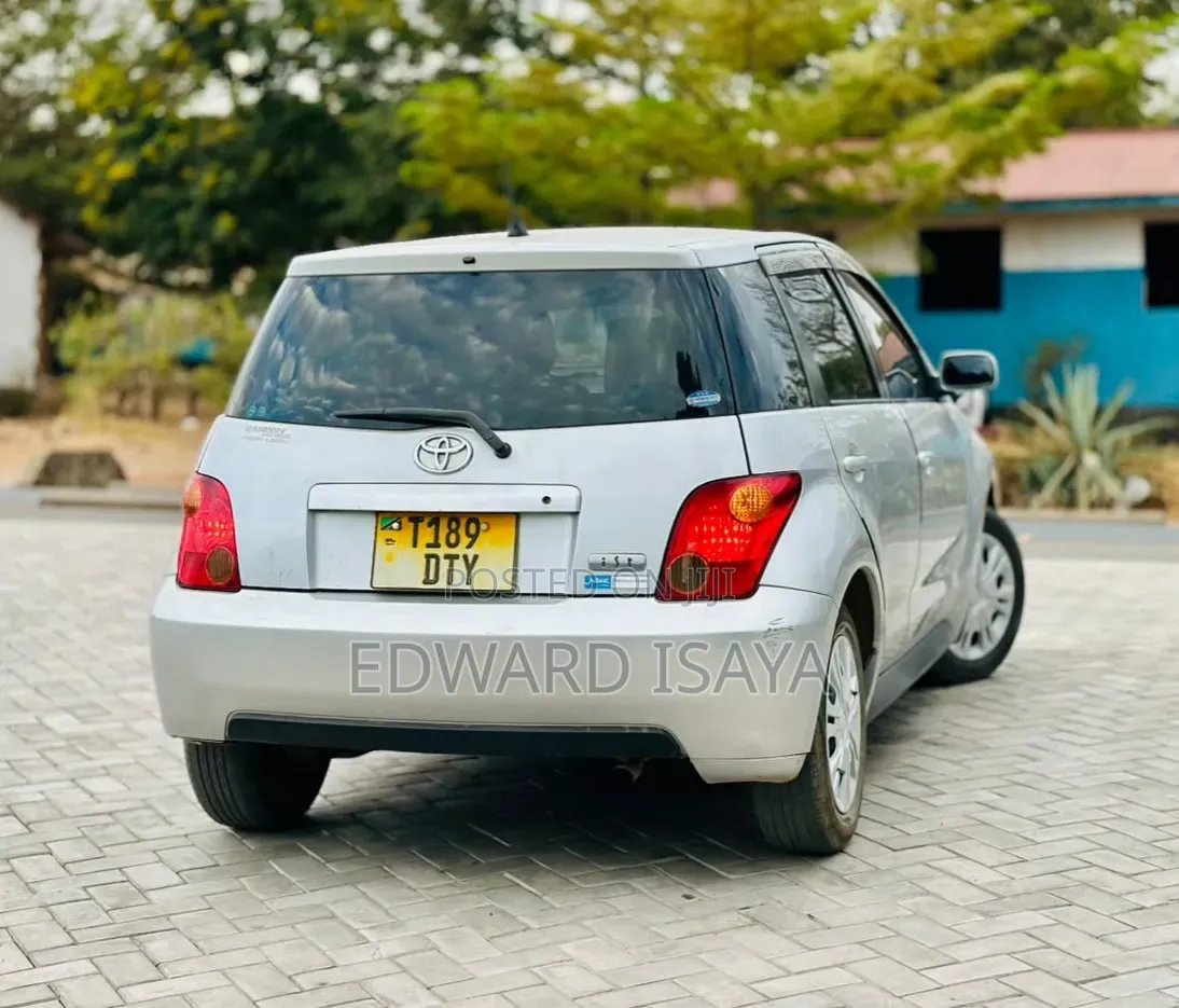 Toyota IST 2006 Silver