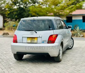 Toyota IST 2006 Silver