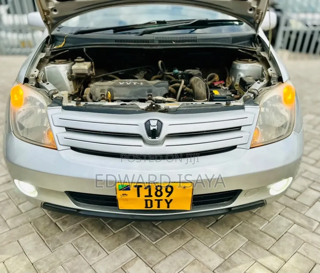 Toyota IST 2006 Silver