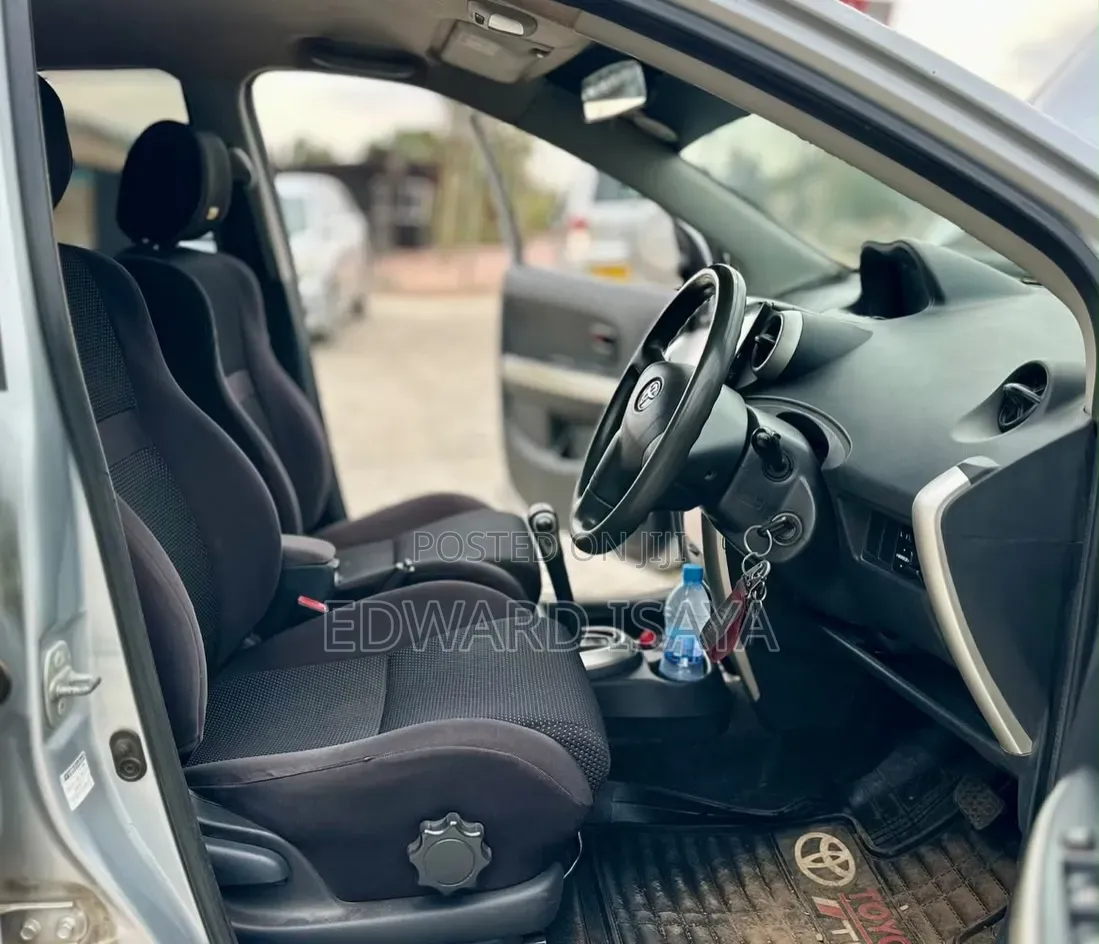 Toyota IST 2006 Silver