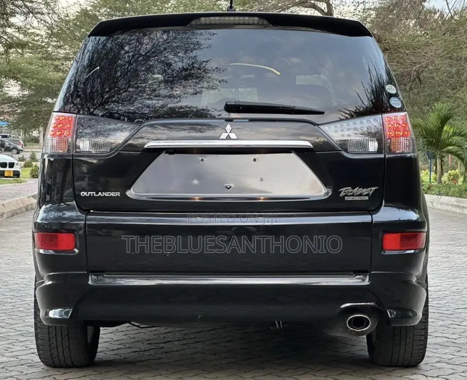 Mitsubishi Outlander 2011 Black