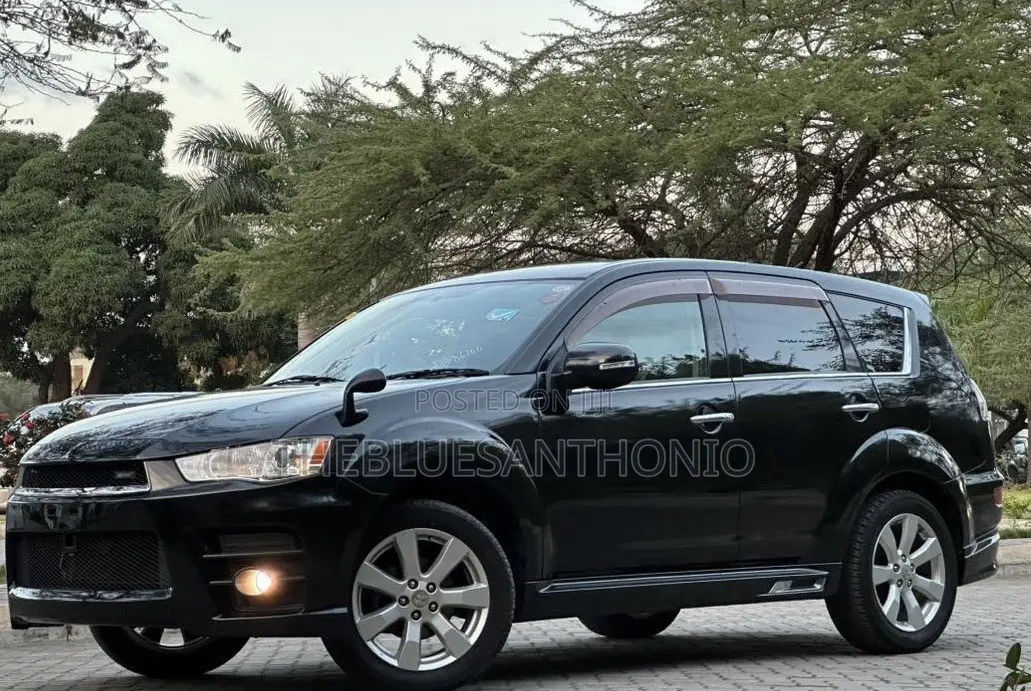 Mitsubishi Outlander 2011 Black