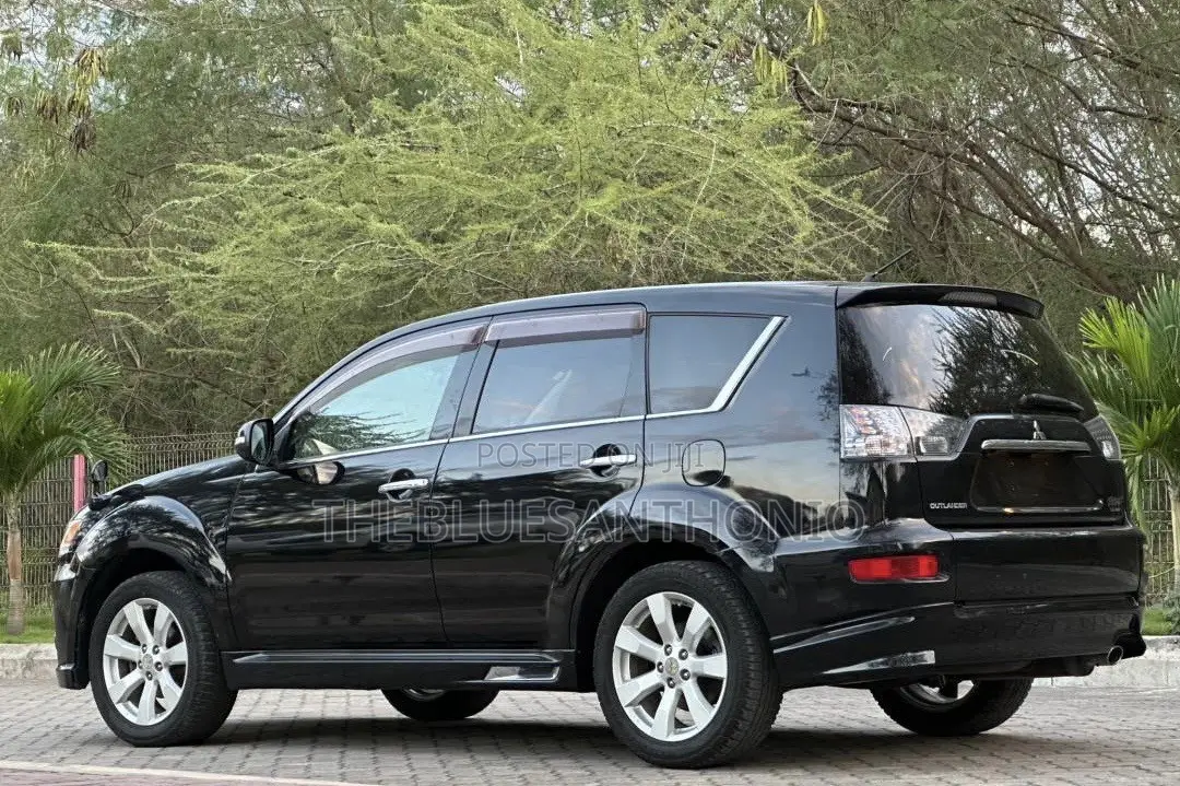 Mitsubishi Outlander 2011 Black