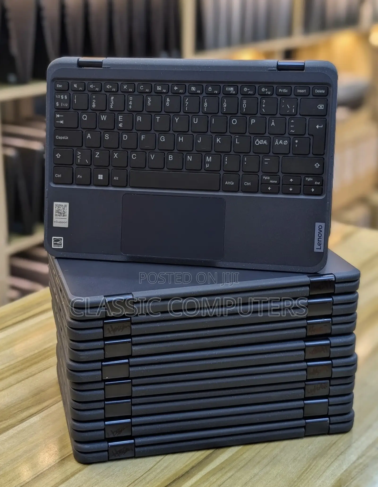 Laptop Lenovo 500e 4GB Intel Pentium SSHD+SSD 128GB