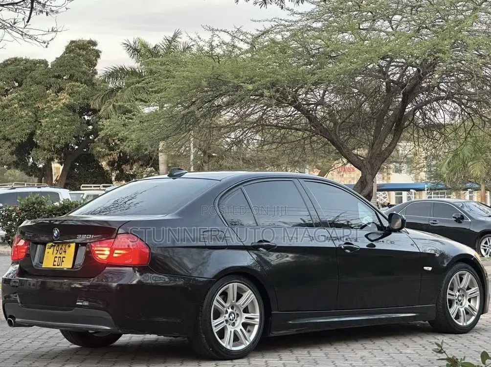 BMW 3 Series 2011 Black