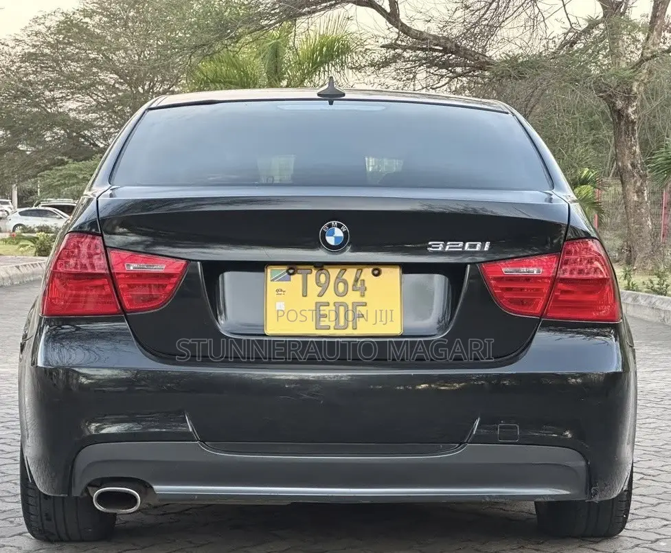 BMW 3 Series 2011 Black