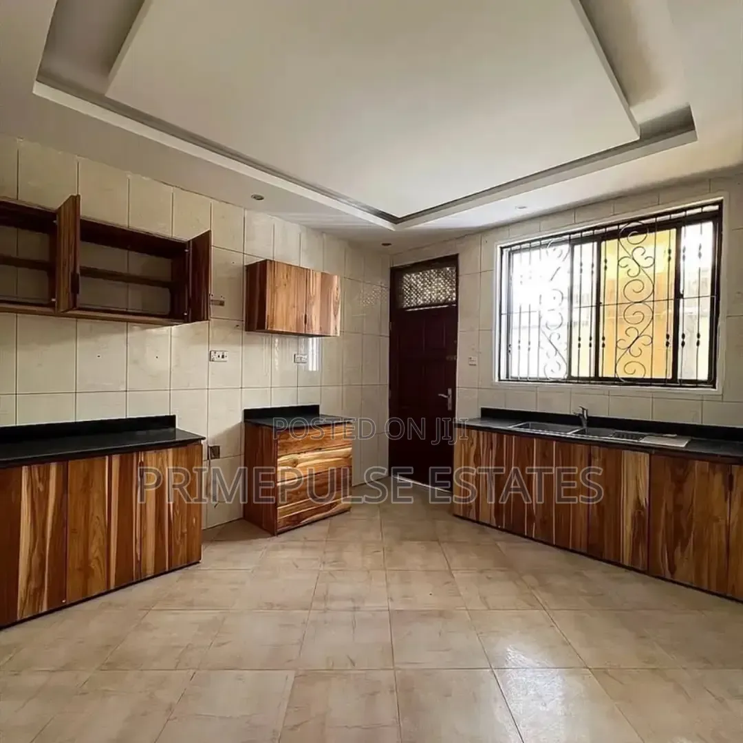 4bdrm House in Mikocheni for rent