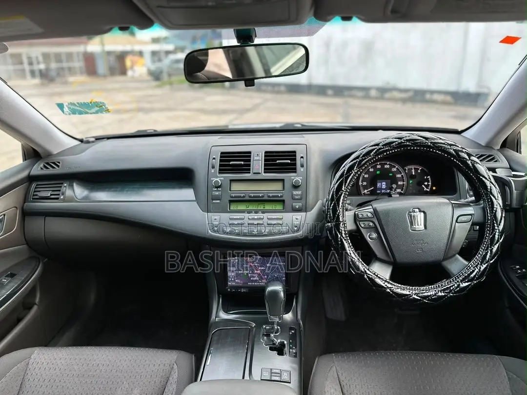 Toyota Crown 2009 Matt Black