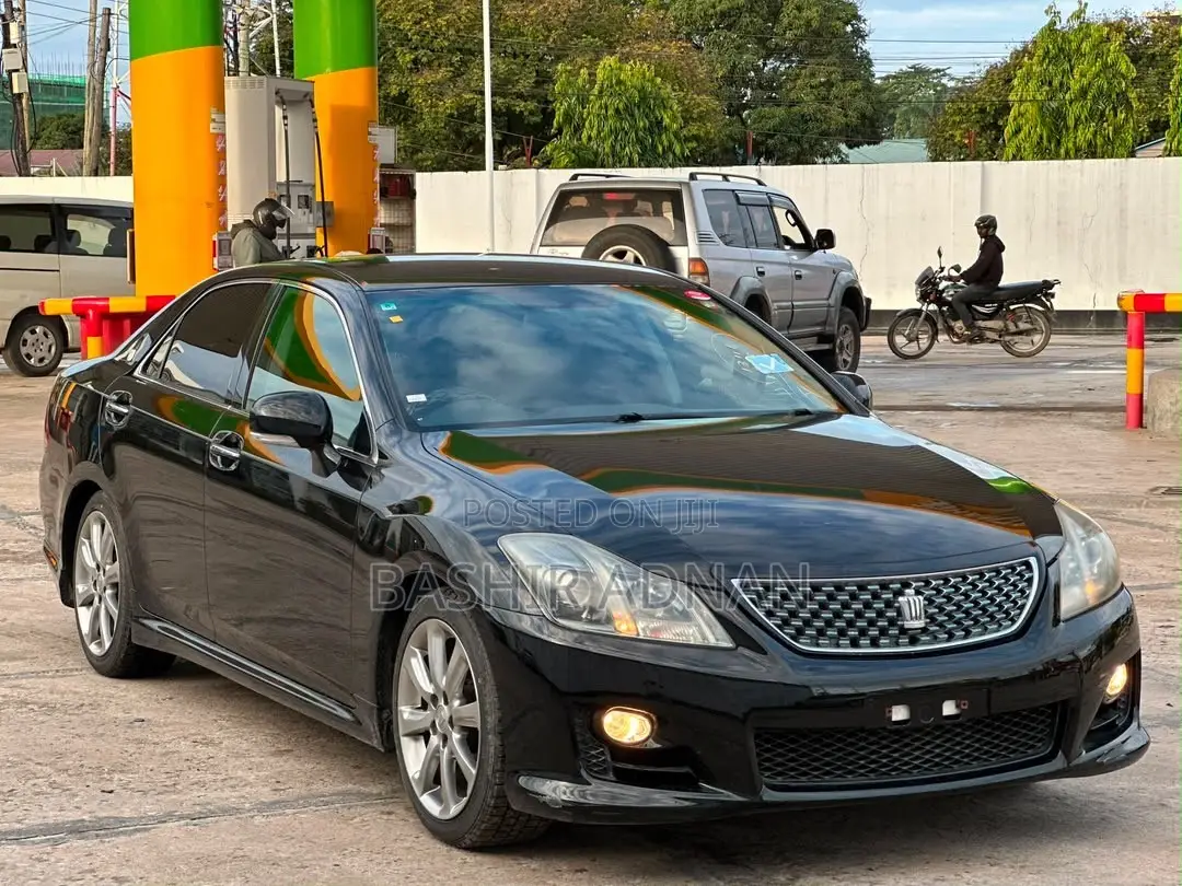 Toyota Crown 2009 Matt Black