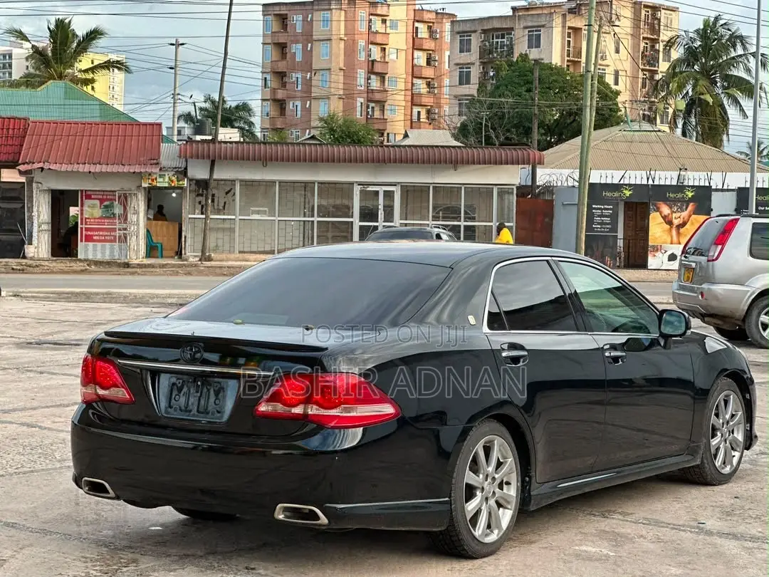 Toyota Crown 2009 Matt Black