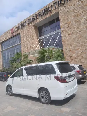 Toyota Alphard 2.4 Petrol AWD 2013 White
