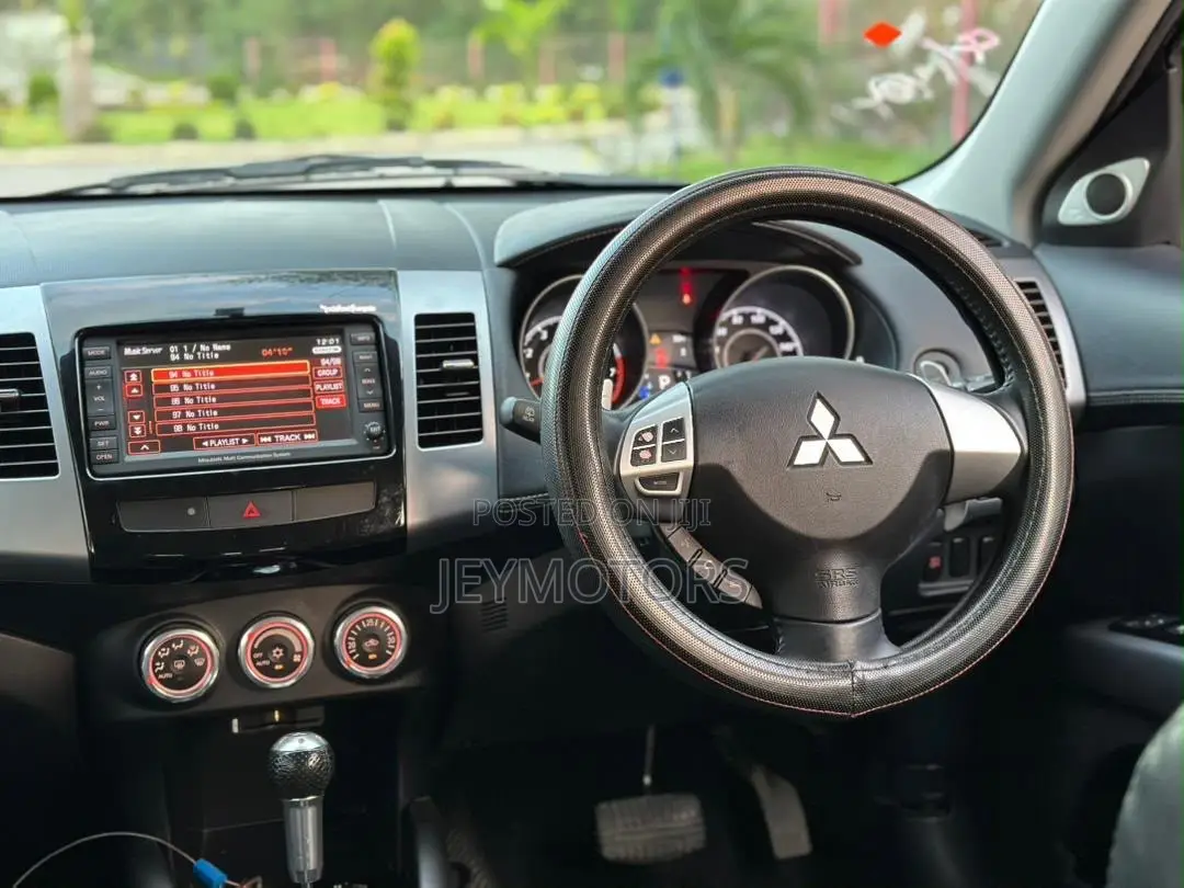 Mitsubishi Outlander 2010 Black