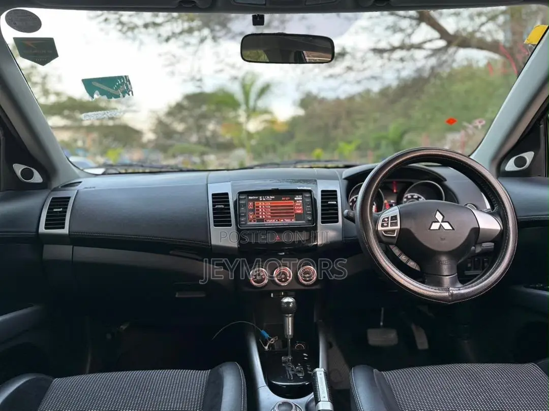 Mitsubishi Outlander 2010 Black