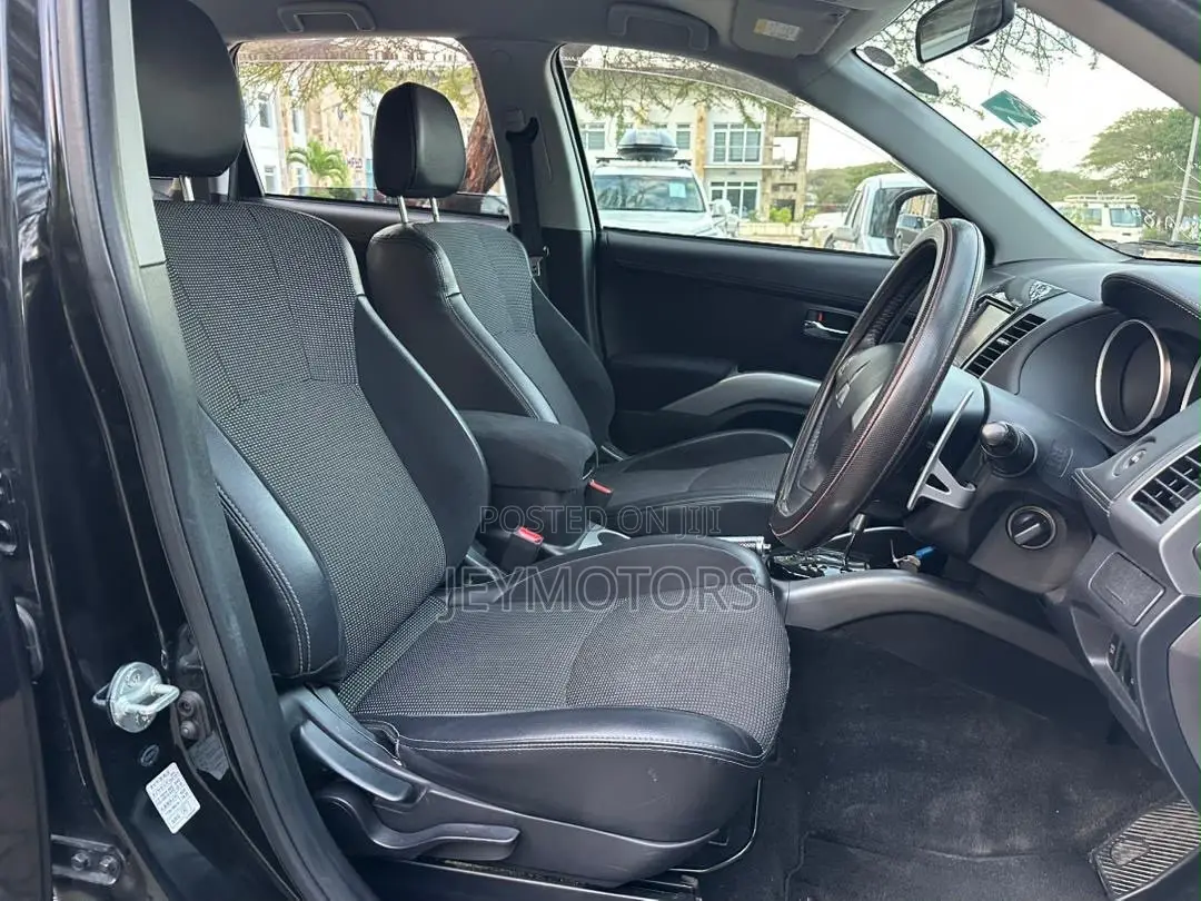 Mitsubishi Outlander 2010 Black
