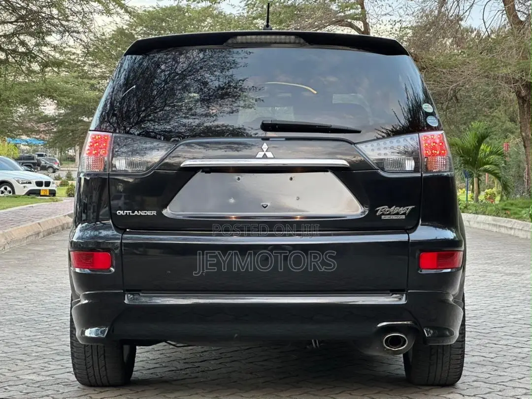 Mitsubishi Outlander 2010 Black