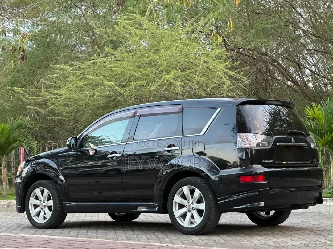 Mitsubishi Outlander 2010 Black