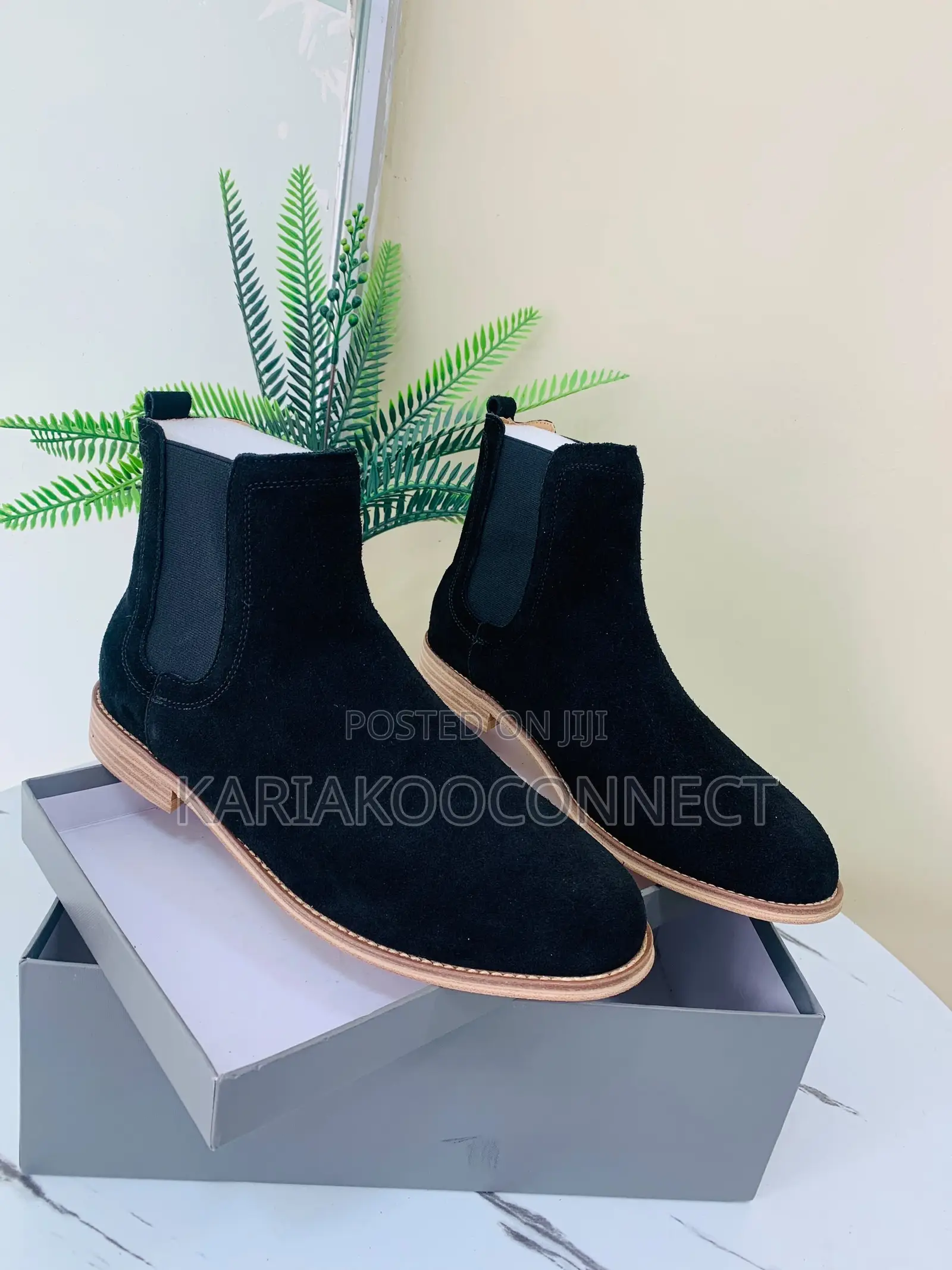 Men's Suede Chelsea Boots