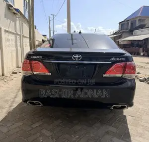 Toyota Crown 2011 Black