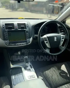 Toyota Crown 2011 Black